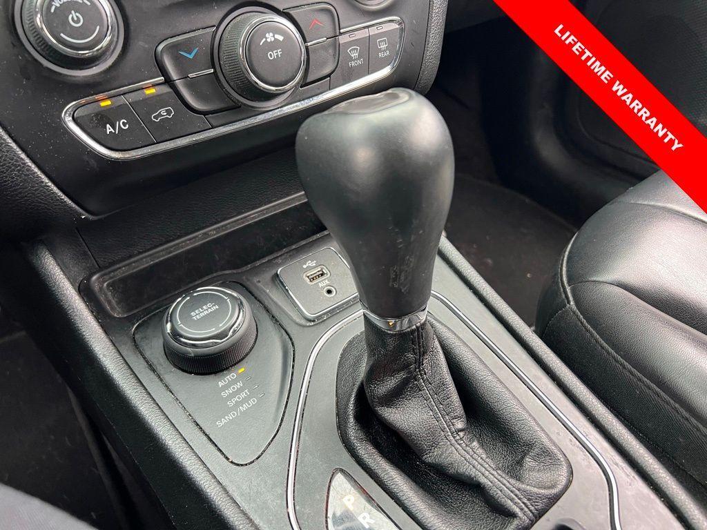 used 2019 Jeep Cherokee car, priced at $13,555