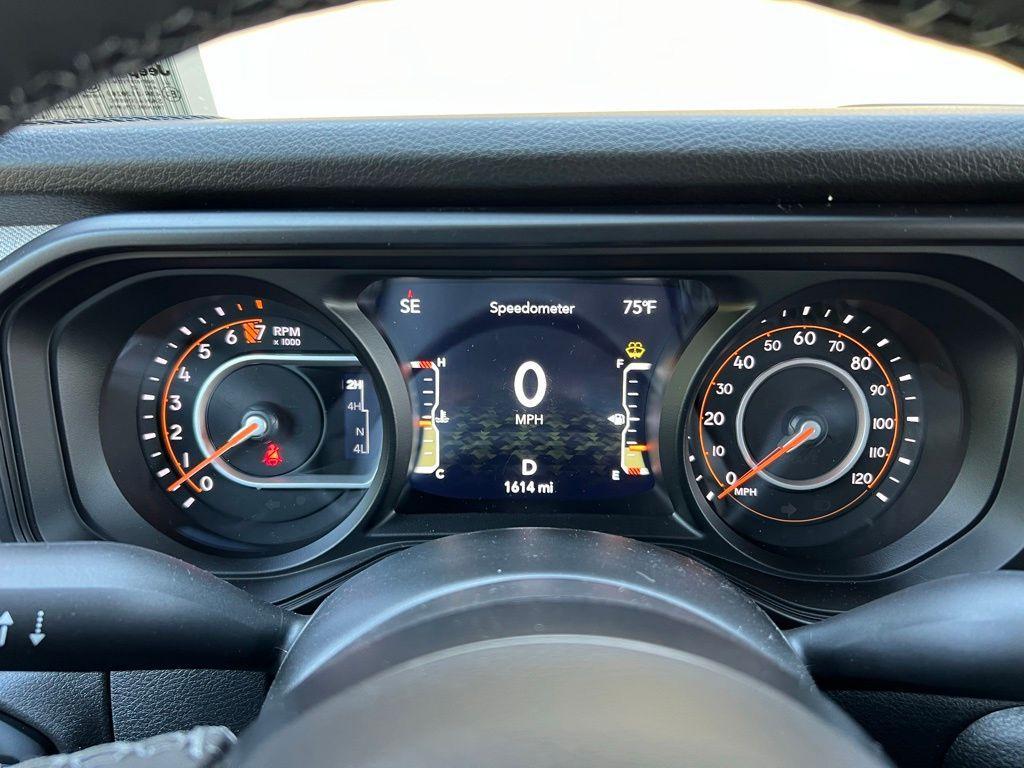 new 2025 Jeep Gladiator car, priced at $43,797