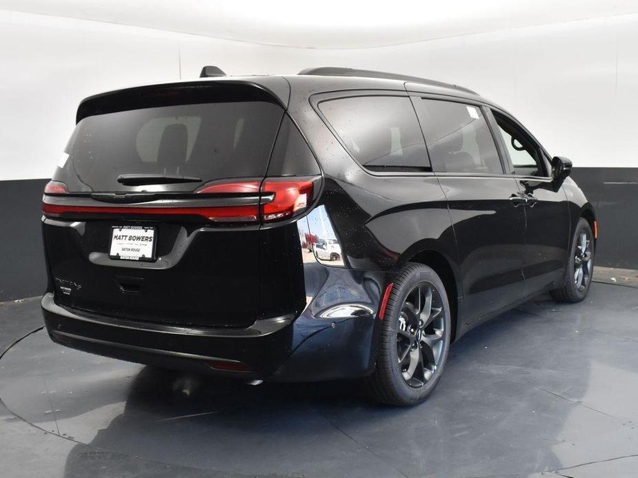 new 2024 Chrysler Pacifica car, priced at $49,235