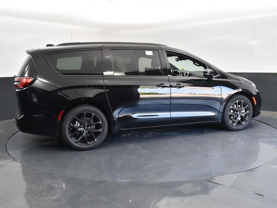 new 2024 Chrysler Pacifica car, priced at $49,235