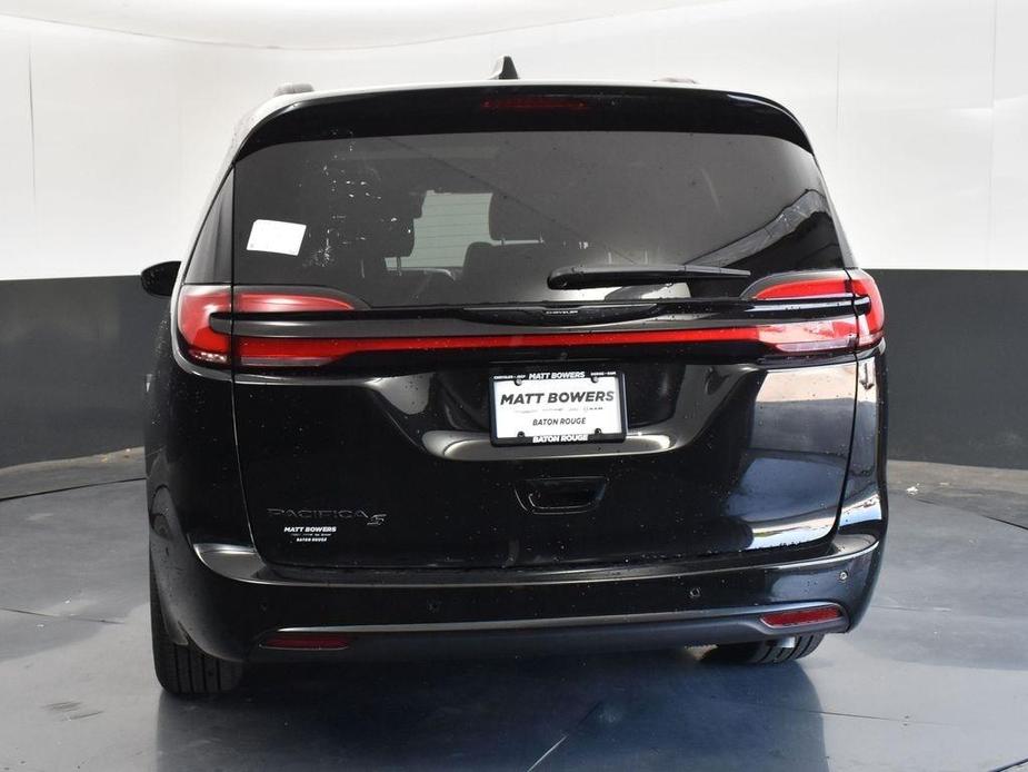 new 2024 Chrysler Pacifica car, priced at $49,235