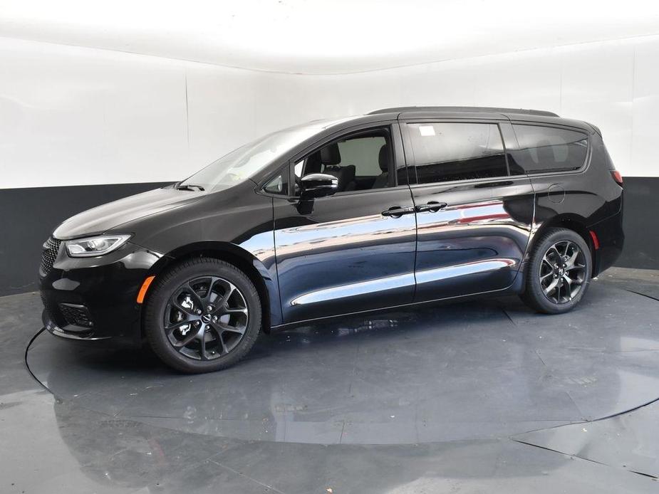 new 2024 Chrysler Pacifica car, priced at $49,235