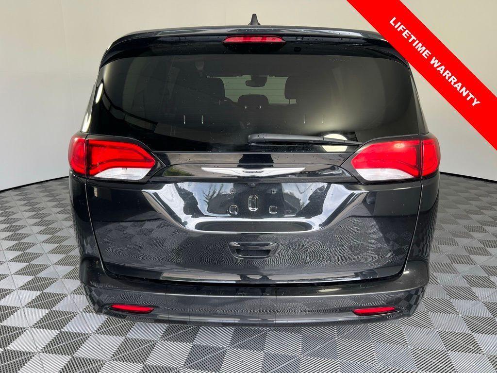 used 2023 Chrysler Voyager car