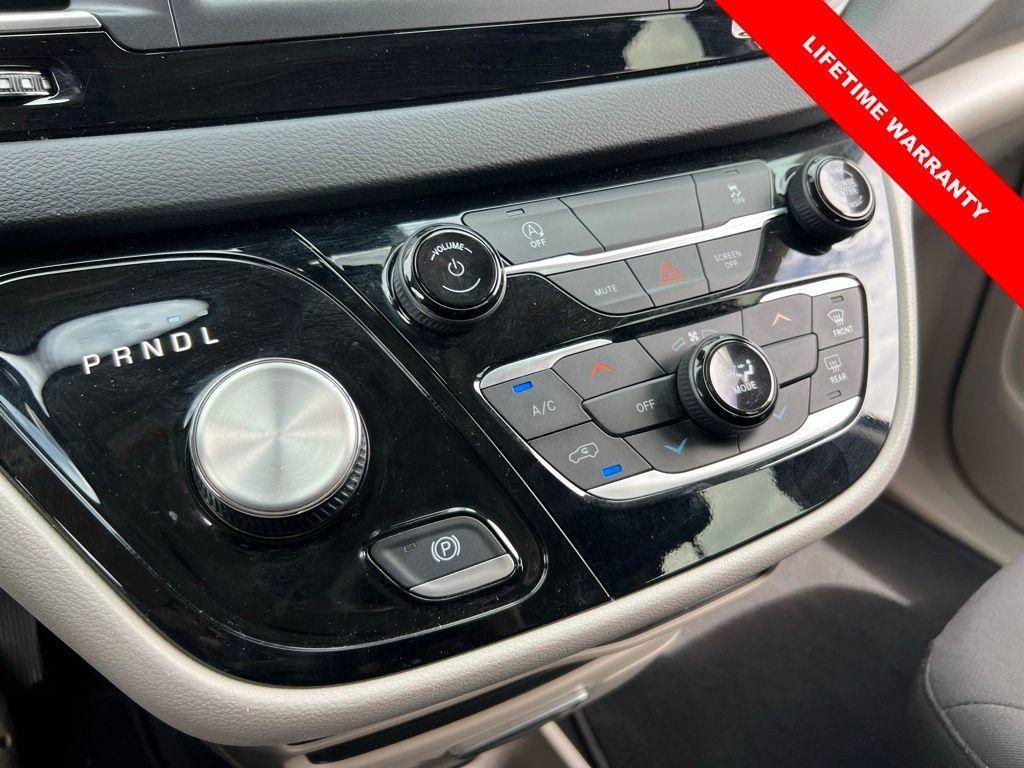 used 2023 Chrysler Voyager car