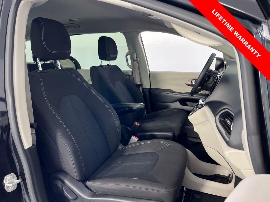 used 2023 Chrysler Voyager car