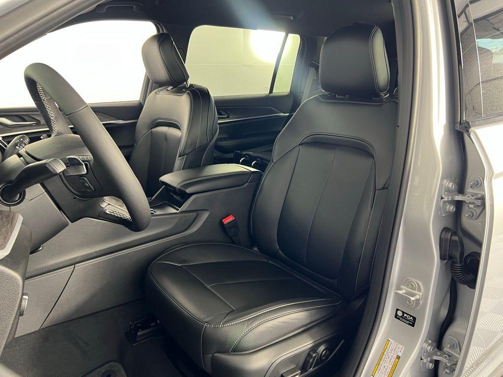 new 2025 Jeep Grand Cherokee L car, priced at $40,443