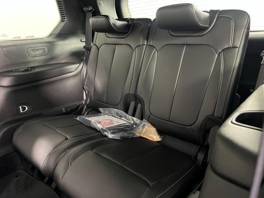 new 2025 Jeep Grand Cherokee L car, priced at $40,443