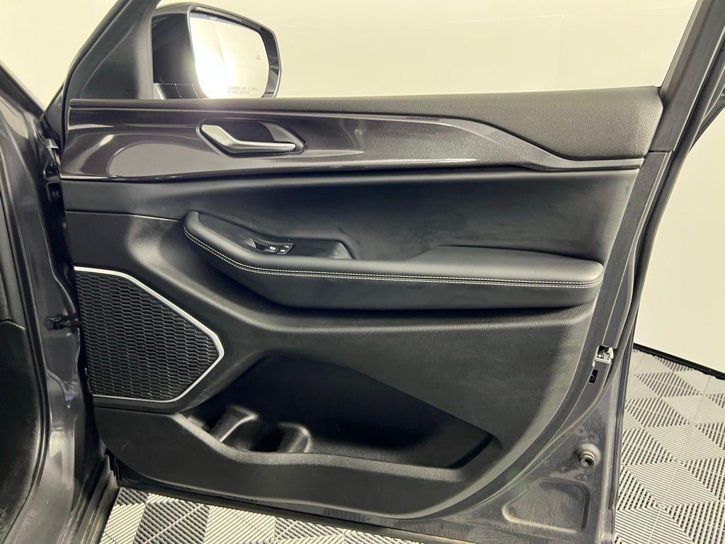 used 2022 Jeep Grand Cherokee L car, priced at $29,231