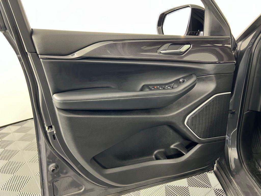 used 2022 Jeep Grand Cherokee L car, priced at $29,231
