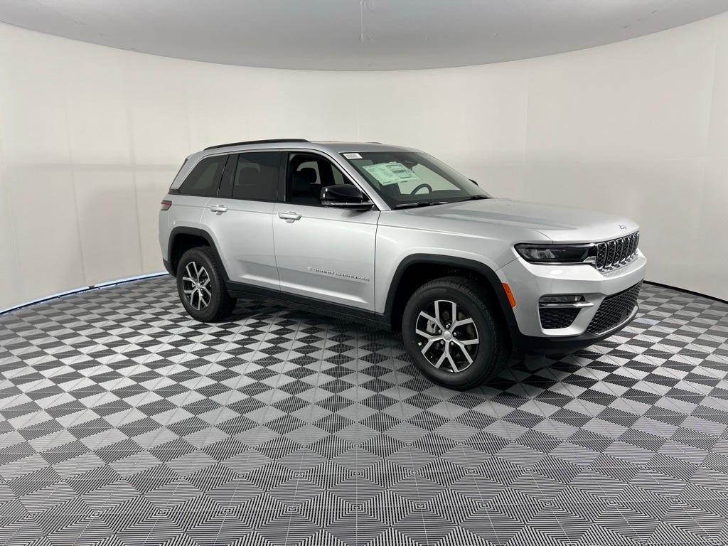 new 2025 Jeep Grand Cherokee car, priced at $35,495
