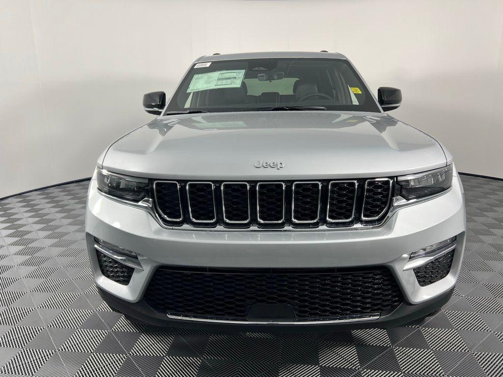 new 2025 Jeep Grand Cherokee car, priced at $36,995