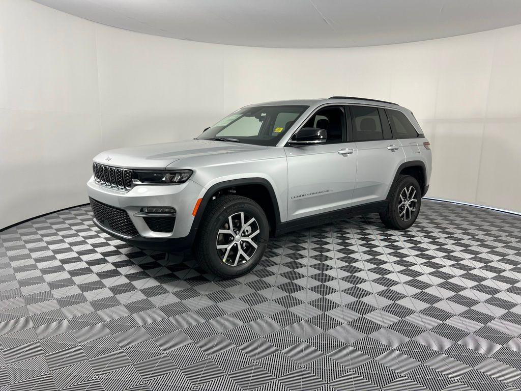 new 2025 Jeep Grand Cherokee car, priced at $4,869