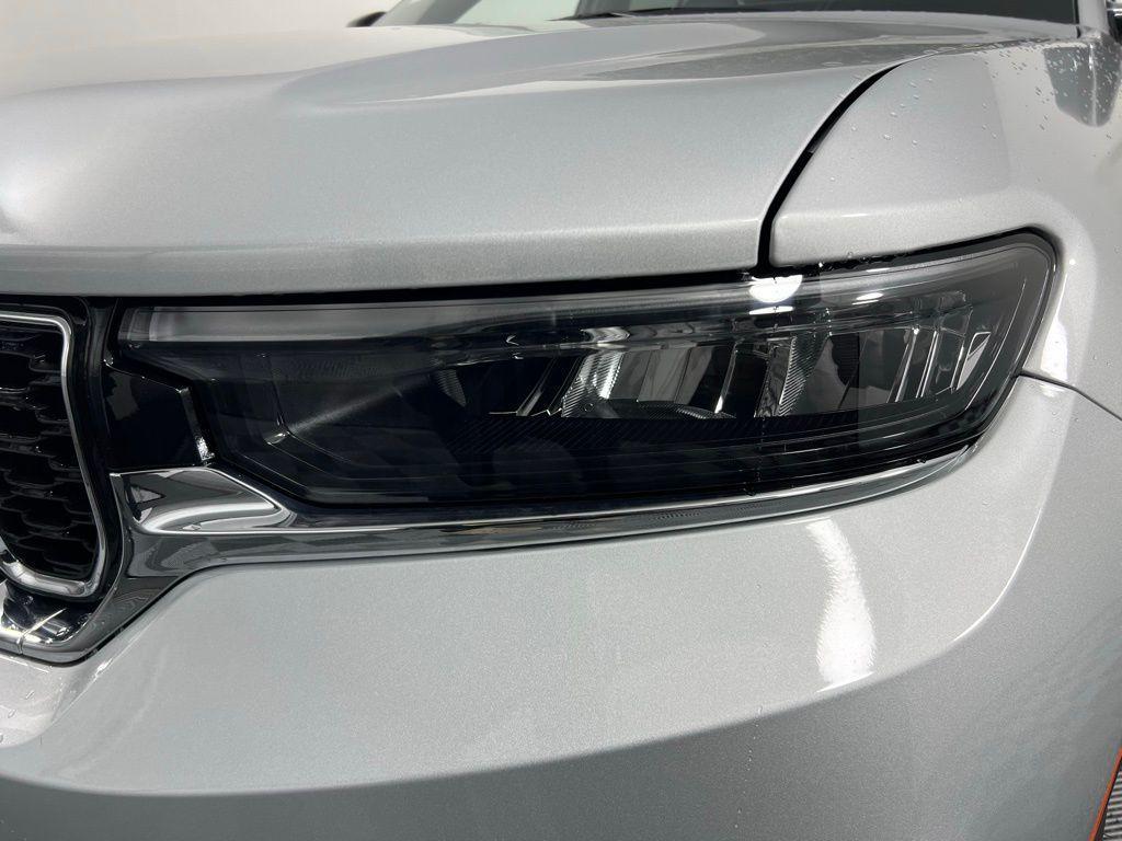 new 2025 Jeep Grand Cherokee car, priced at $36,995