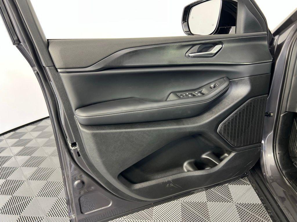 new 2025 Jeep Grand Cherokee L car, priced at $36,598