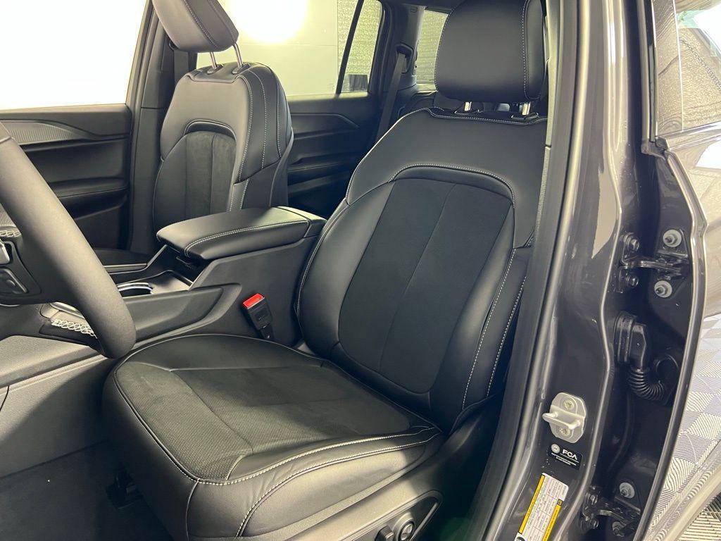 new 2025 Jeep Grand Cherokee L car, priced at $36,598