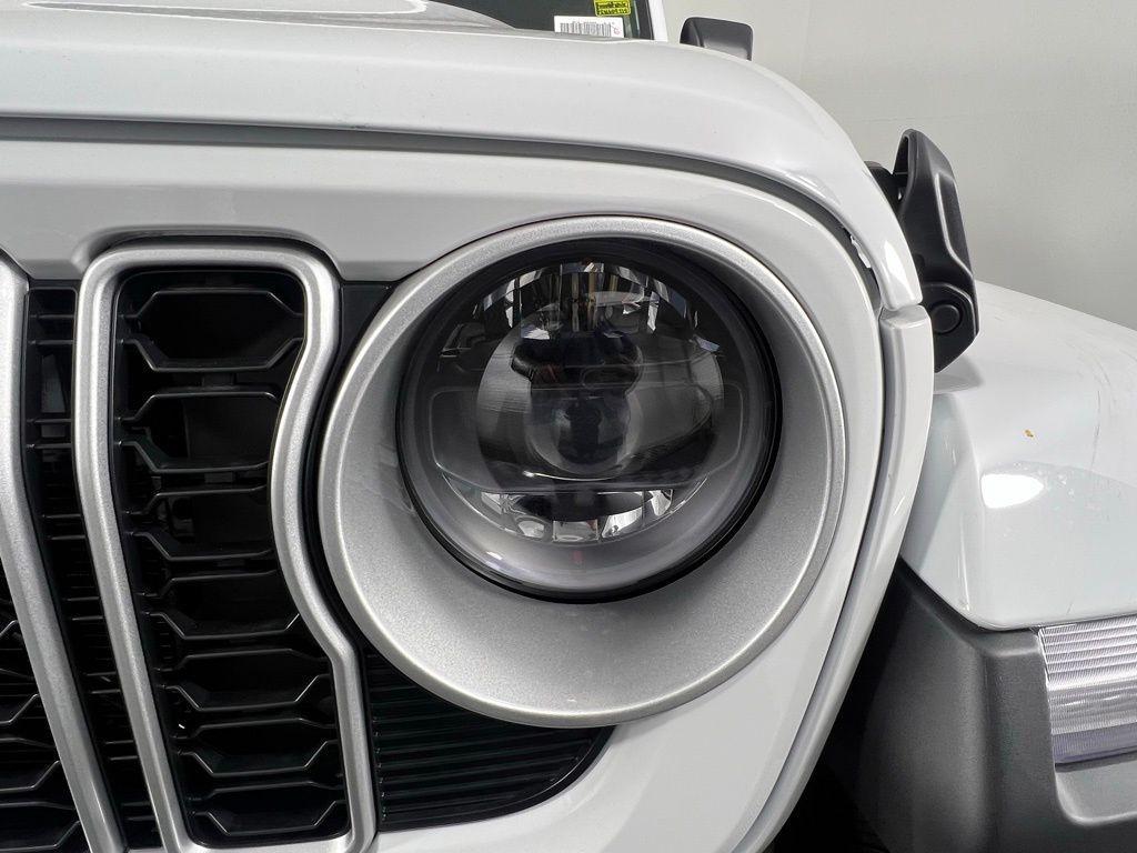 new 2025 Jeep Wrangler car, priced at $44,120
