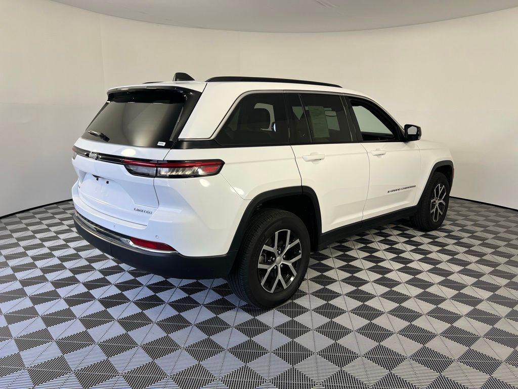 used 2024 Jeep Grand Cherokee car, priced at $37,177