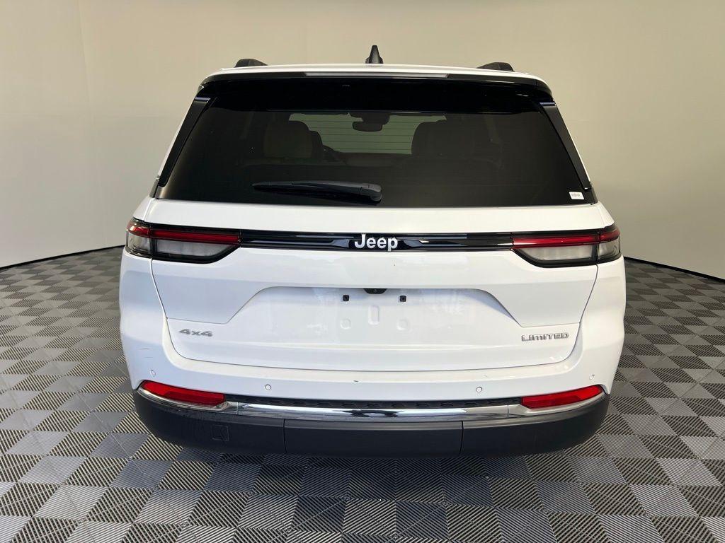used 2024 Jeep Grand Cherokee car, priced at $37,177