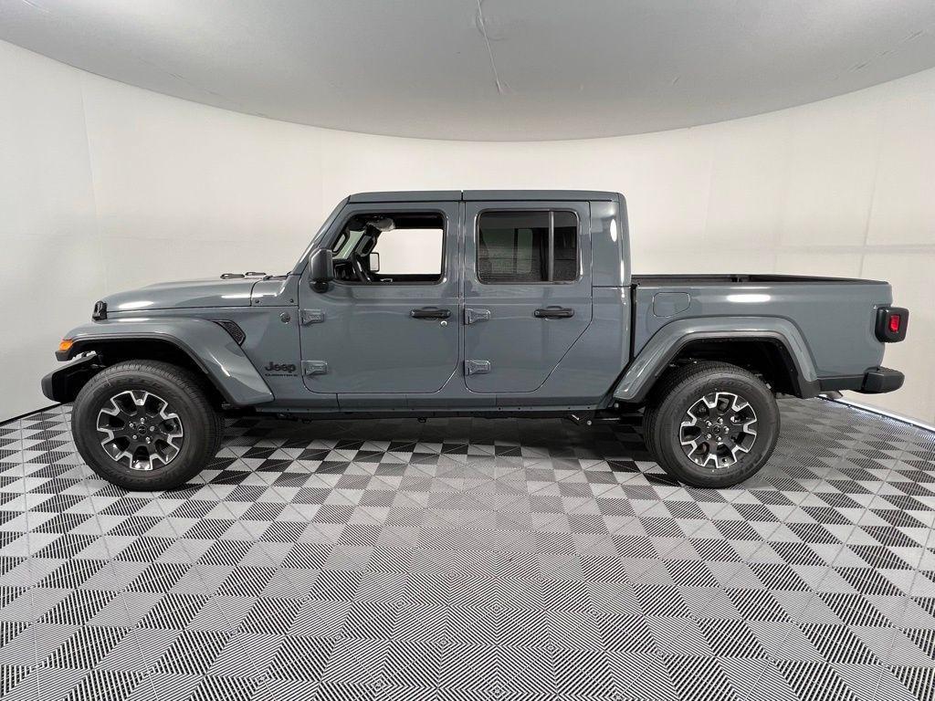 new 2025 Jeep Gladiator car, priced at $46,750
