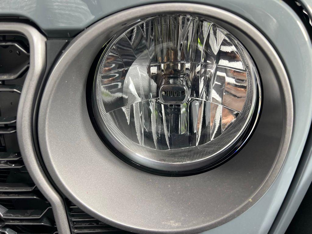 new 2025 Jeep Gladiator car, priced at $45,000