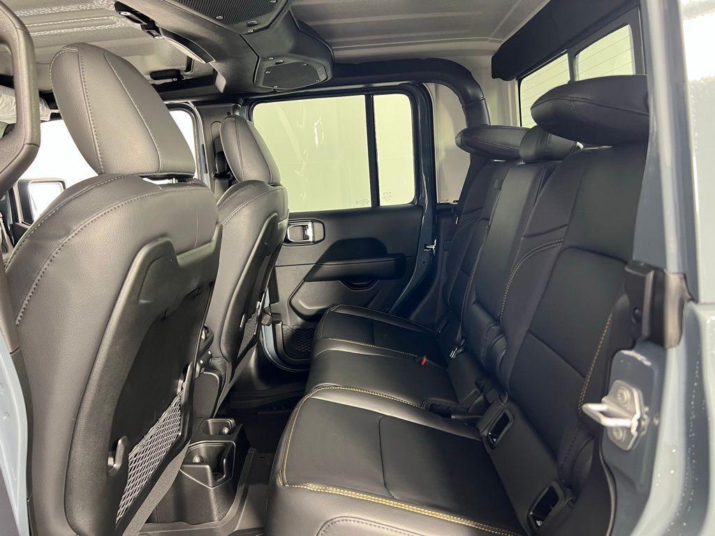new 2025 Jeep Gladiator car, priced at $45,000