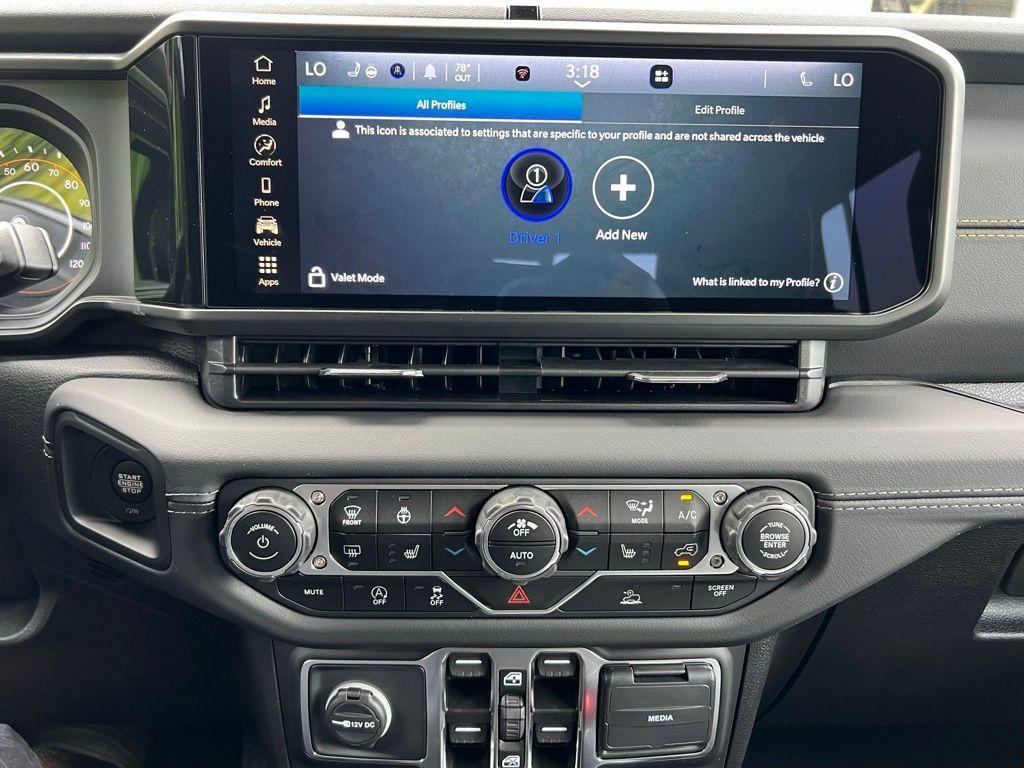 new 2025 Jeep Gladiator car, priced at $46,750
