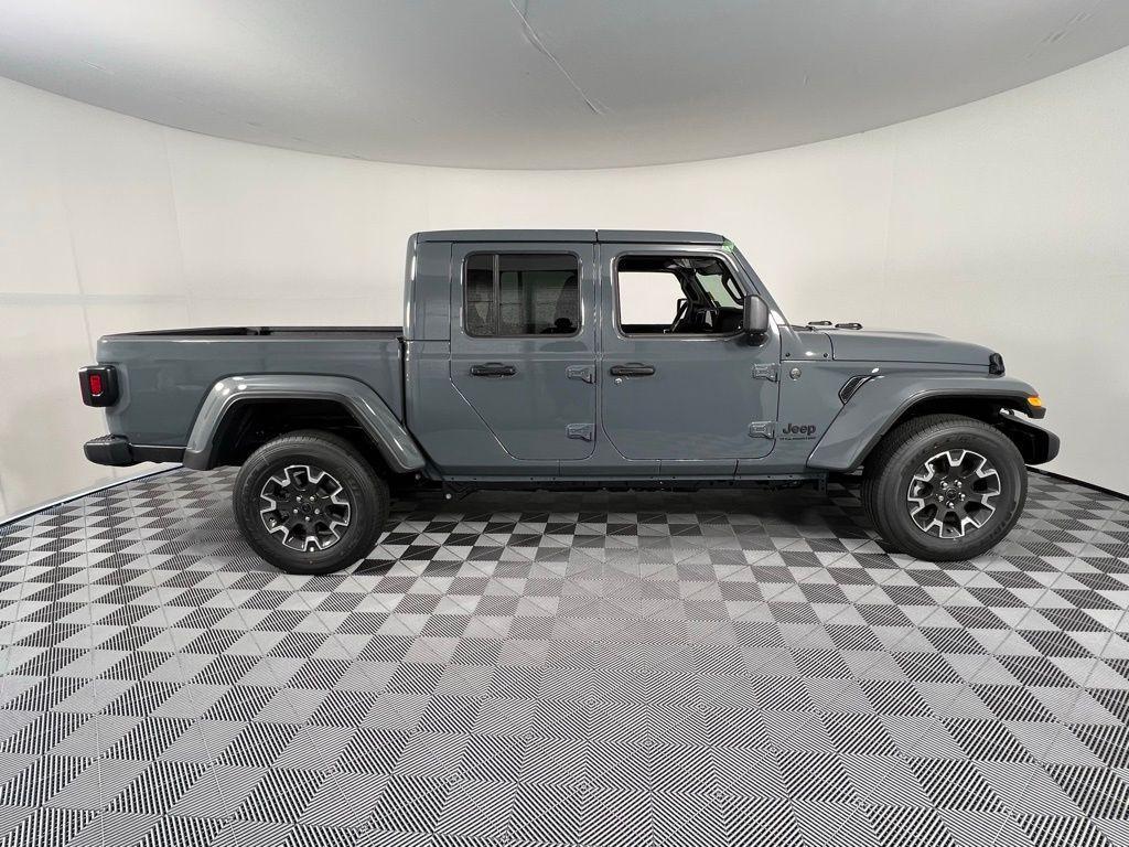 new 2025 Jeep Gladiator car, priced at $45,000
