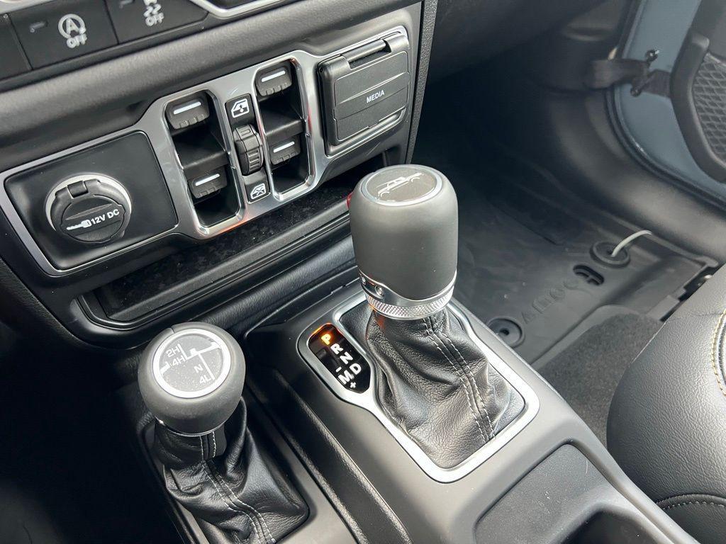 new 2025 Jeep Gladiator car, priced at $46,750