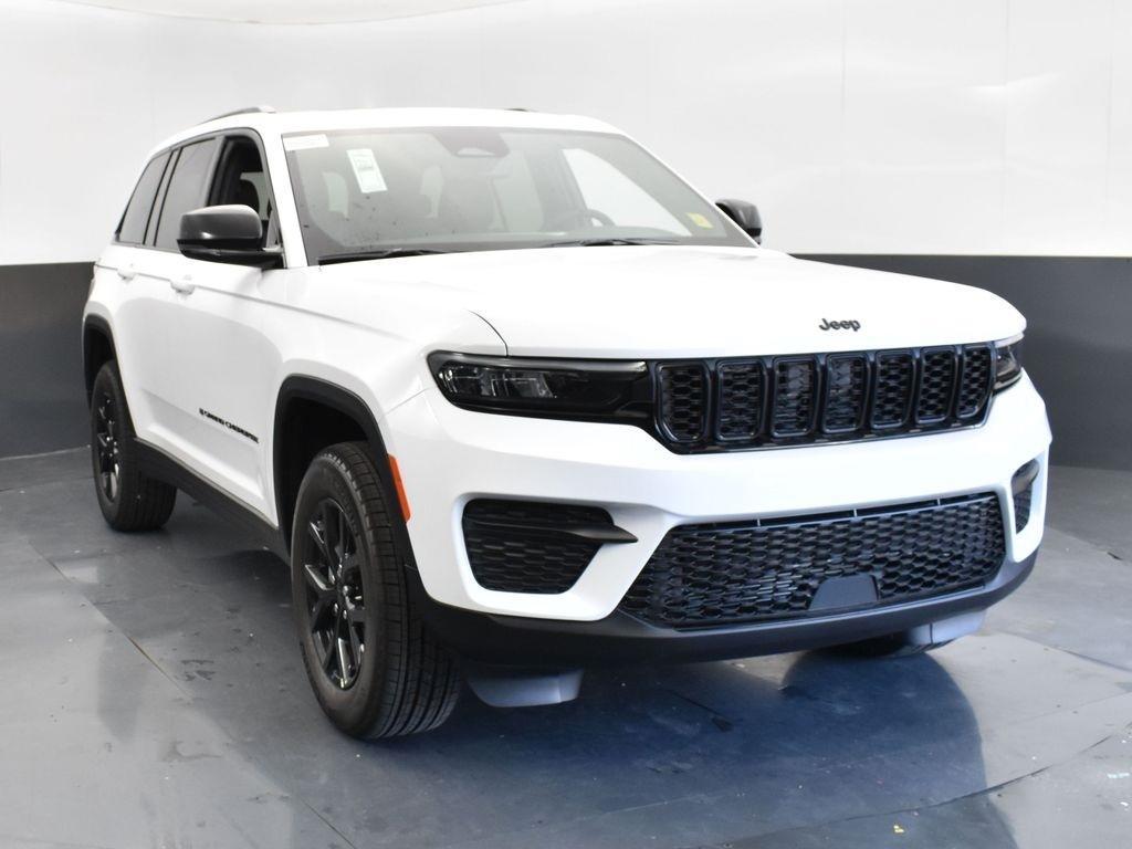 new 2025 Jeep Grand Cherokee car, priced at $36,935