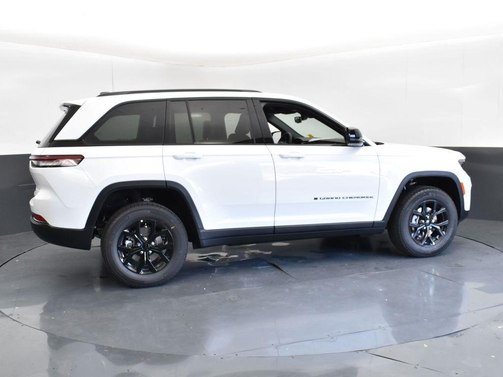 new 2025 Jeep Grand Cherokee car, priced at $36,935