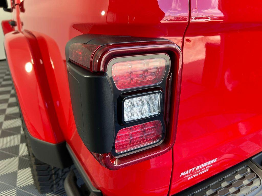 new 2025 Jeep Gladiator car, priced at $52,527