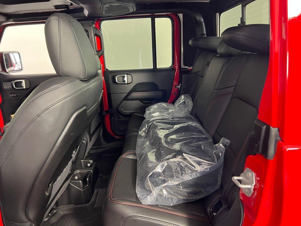 new 2025 Jeep Gladiator car, priced at $52,527