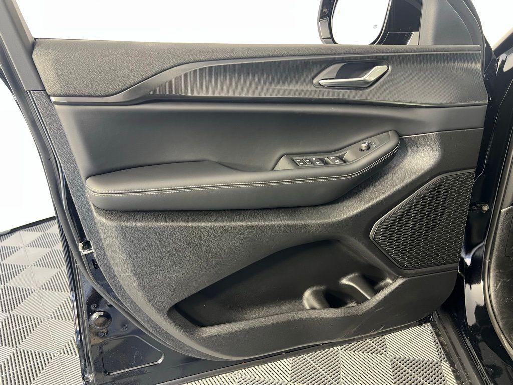 new 2025 Jeep Grand Cherokee car, priced at $35,730