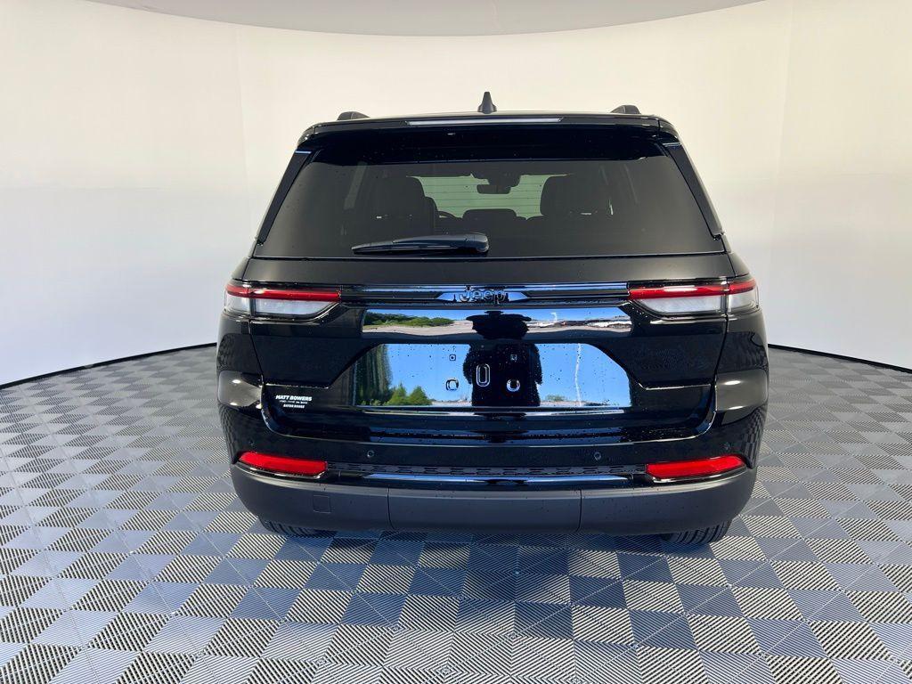 new 2025 Jeep Grand Cherokee car, priced at $35,730