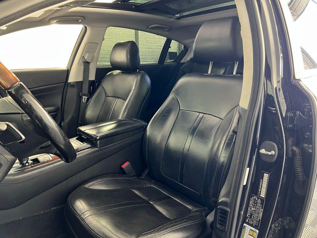 used 2016 Kia K900 car, priced at $12,888