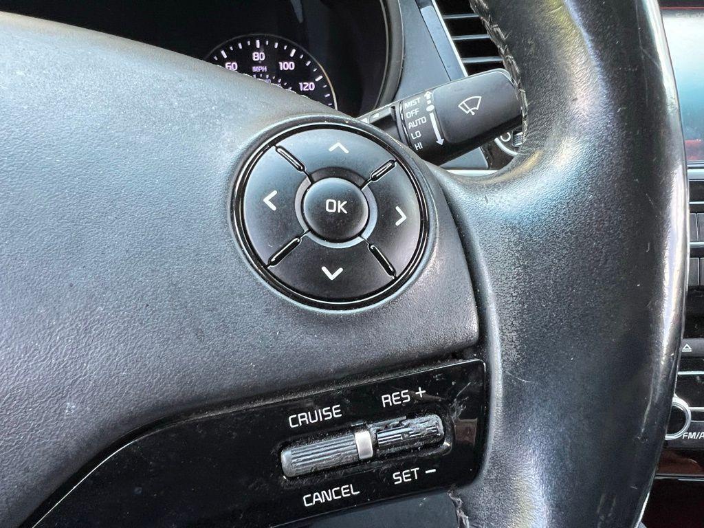 used 2016 Kia K900 car, priced at $12,888