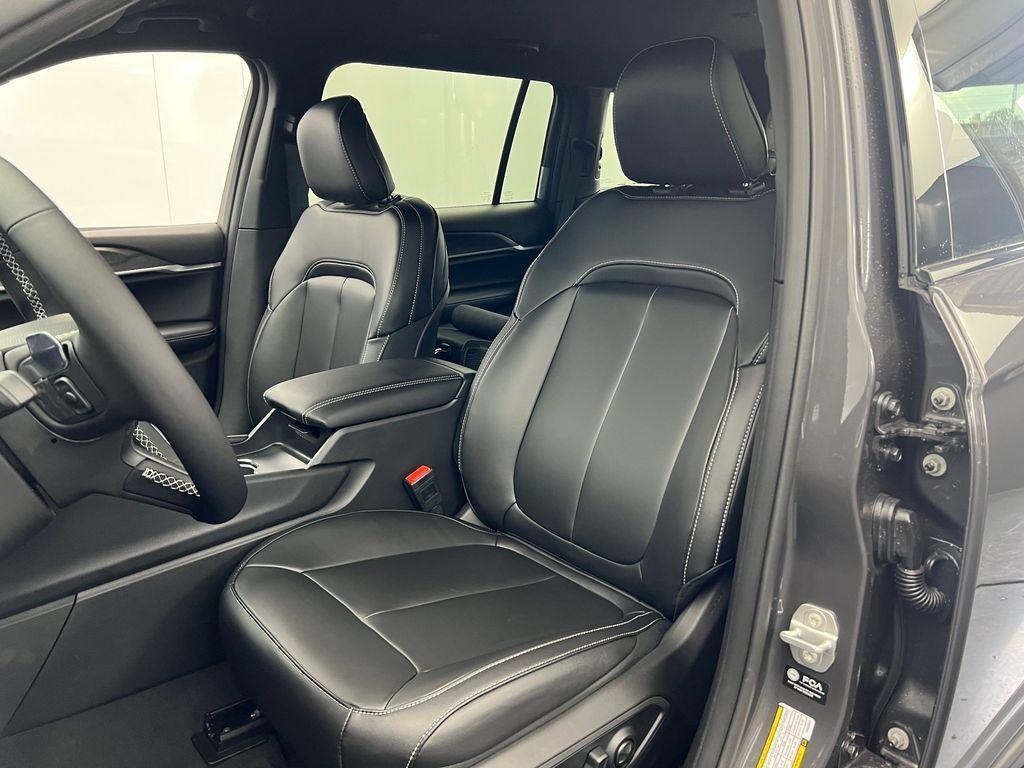 new 2025 Jeep Grand Cherokee L car, priced at $41,993