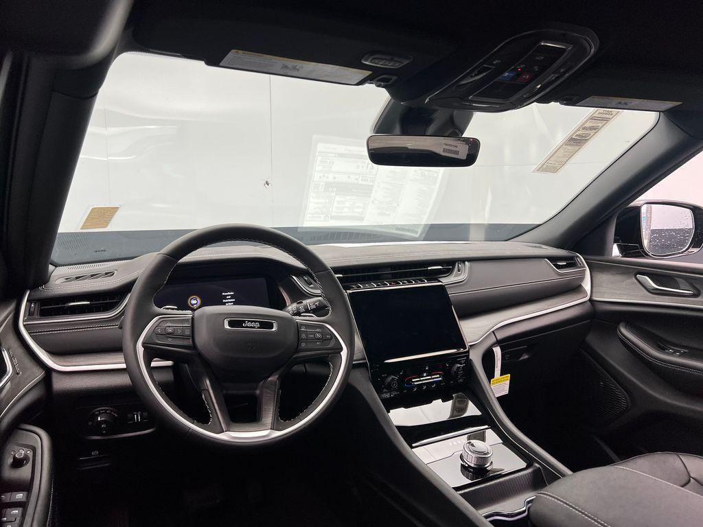 new 2025 Jeep Grand Cherokee L car, priced at $41,993