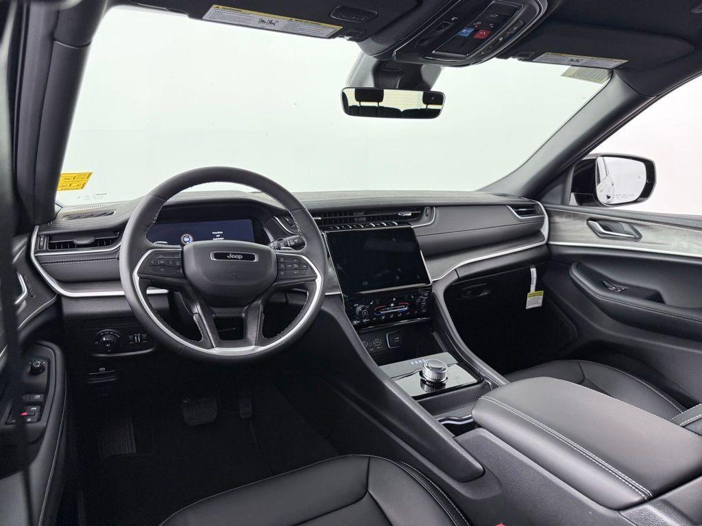new 2025 Jeep Grand Cherokee L car, priced at $43,720