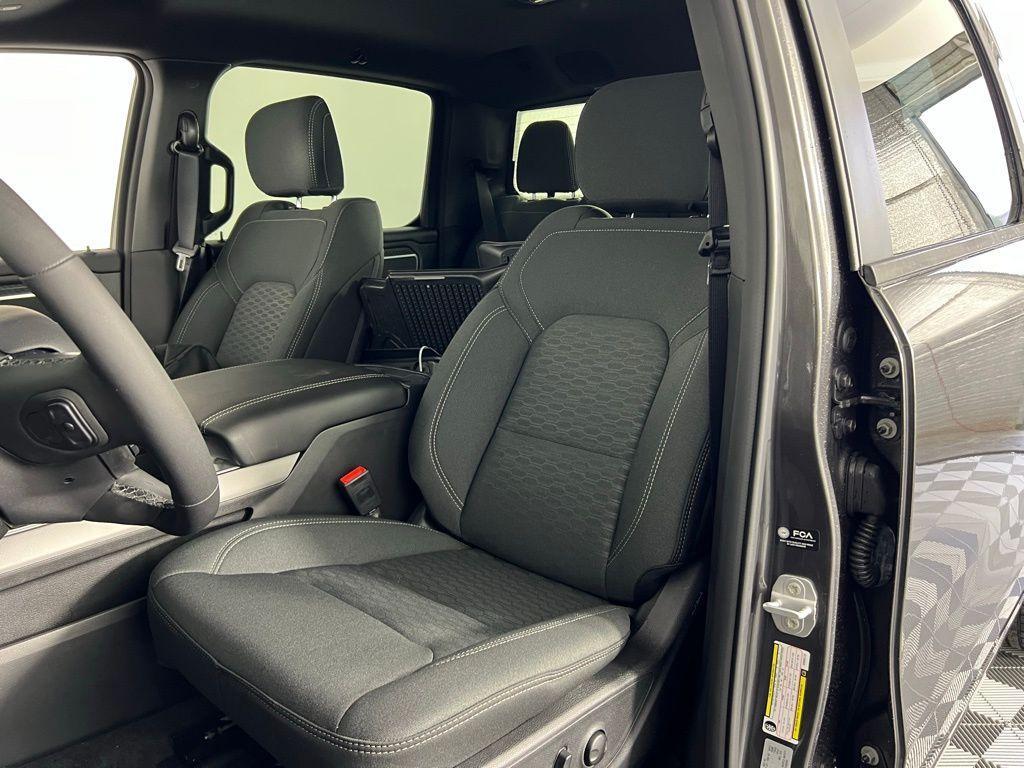 new 2025 Ram 1500 car, priced at $46,598