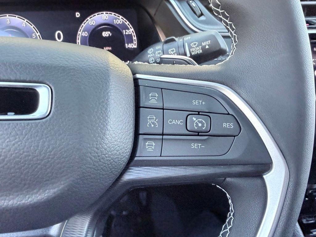 new 2025 Jeep Grand Cherokee car, priced at $40,375