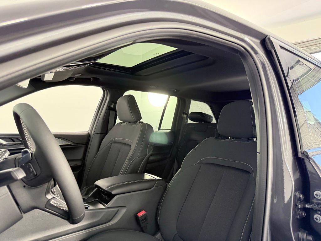 new 2025 Jeep Grand Cherokee car, priced at $40,375