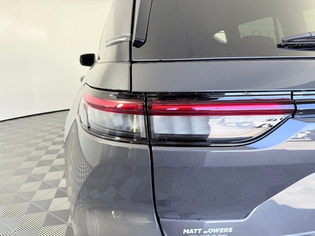 new 2025 Jeep Grand Cherokee car, priced at $40,375