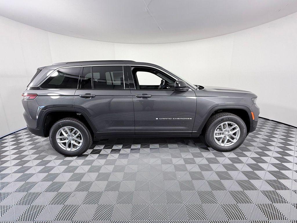 new 2025 Jeep Grand Cherokee car, priced at $40,375