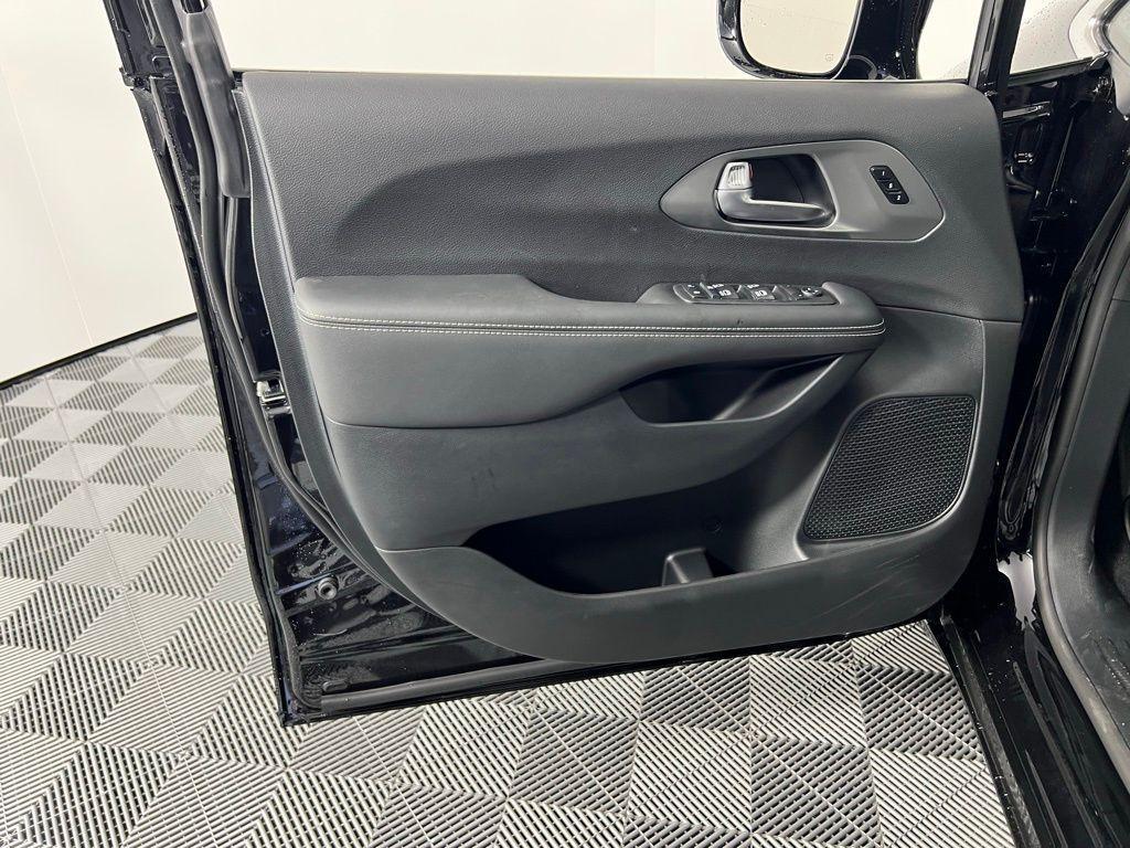 new 2026 Chrysler Pacifica car