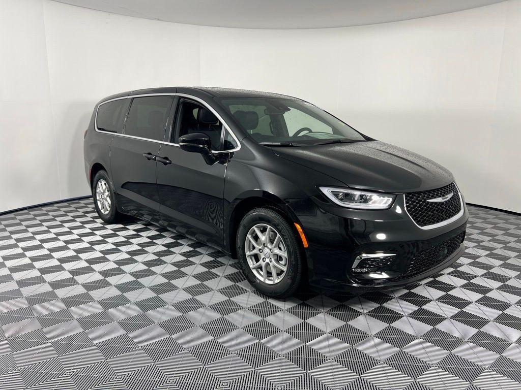 new 2026 Chrysler Pacifica car