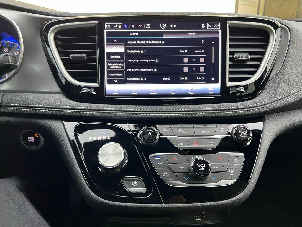 new 2026 Chrysler Pacifica car