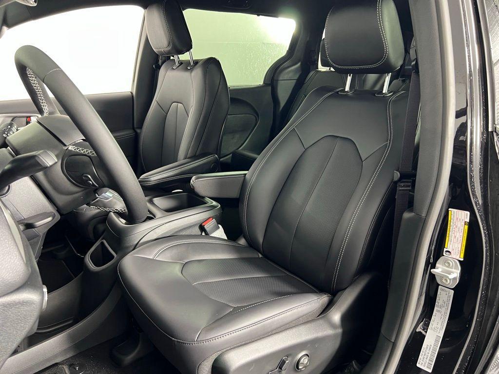 new 2026 Chrysler Pacifica car