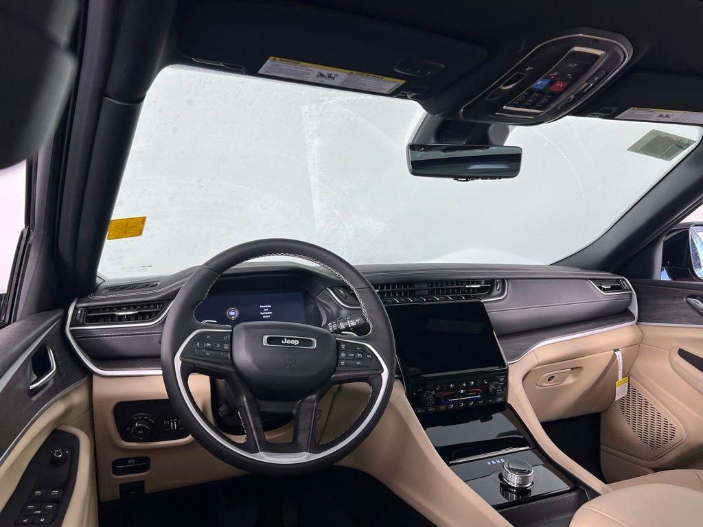 new 2025 Jeep Grand Cherokee L car, priced at $39,758