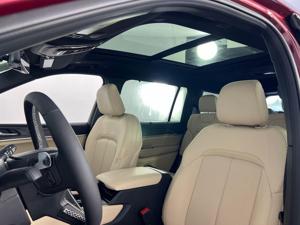new 2025 Jeep Grand Cherokee L car, priced at $39,758